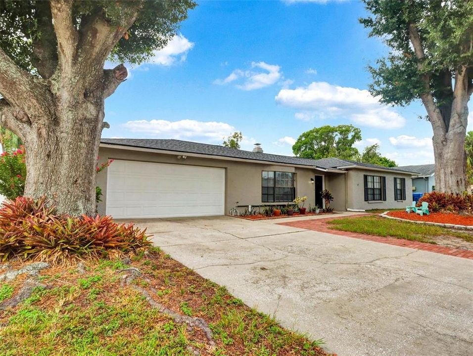 For Sale: $475,000 (3 beds, 2 baths, 1691 Square Feet)