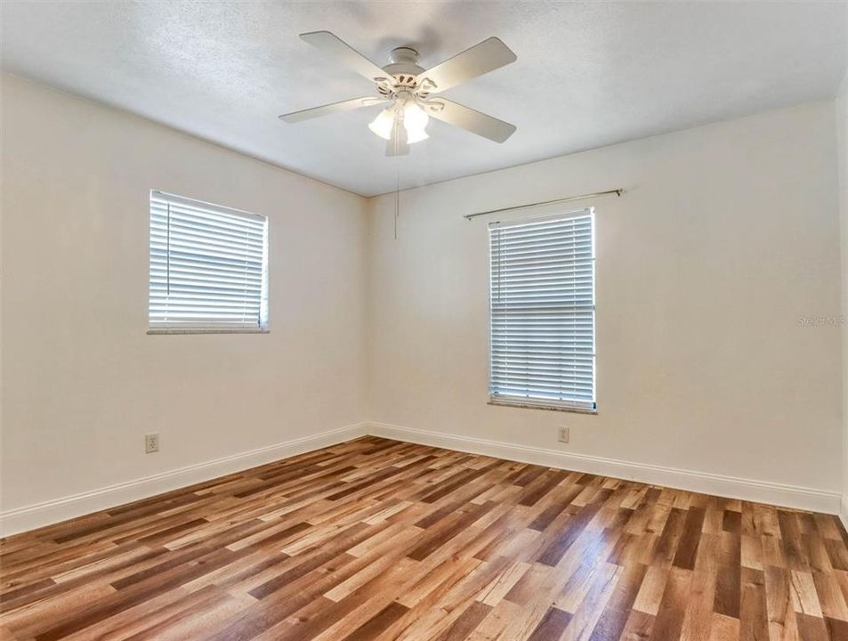 For Sale: $475,000 (3 beds, 2 baths, 1691 Square Feet)