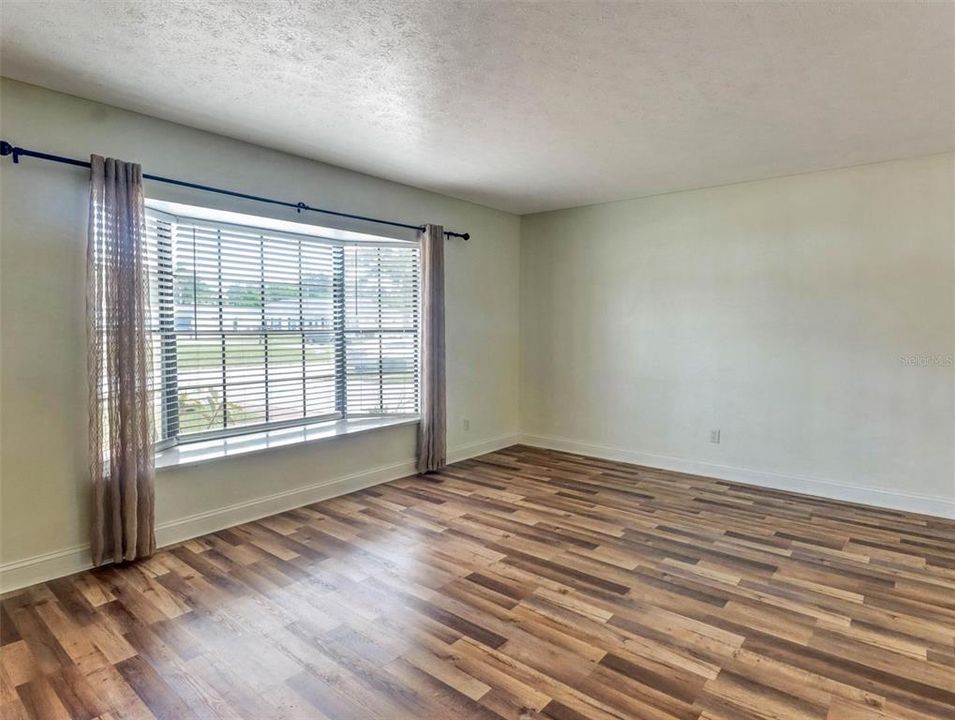 For Sale: $475,000 (3 beds, 2 baths, 1691 Square Feet)