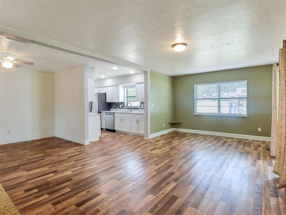 For Sale: $475,000 (3 beds, 2 baths, 1691 Square Feet)