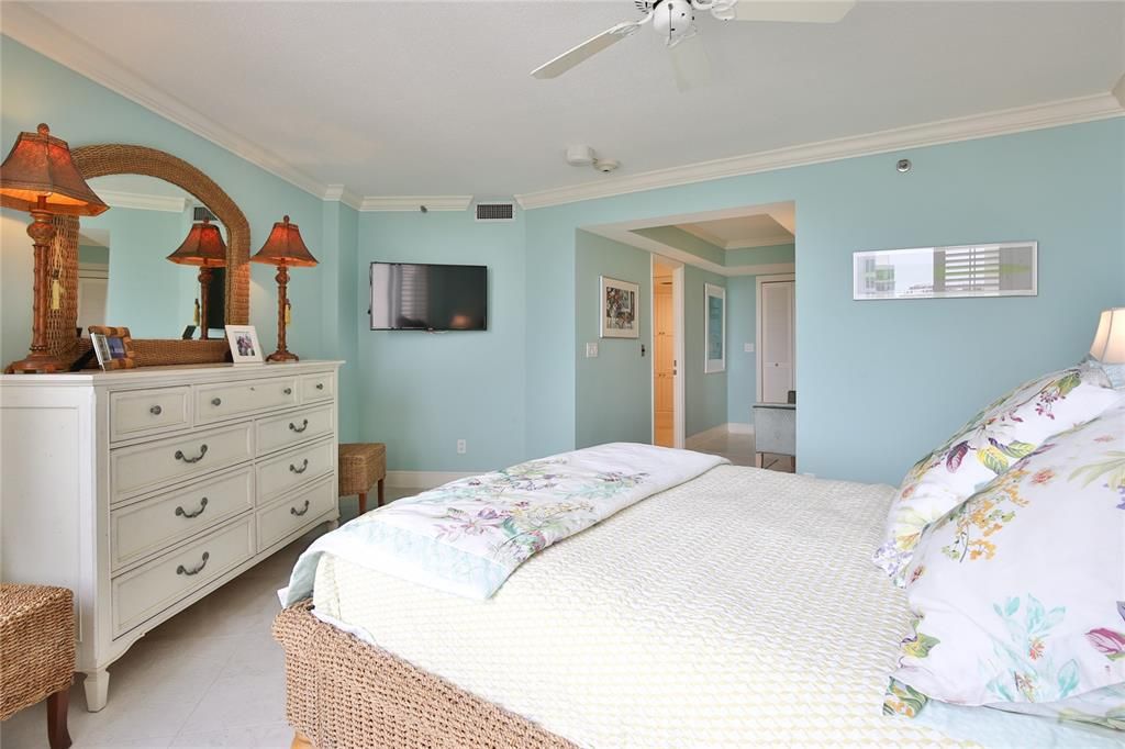 For Rent: $11,000 (2 beds, 2 baths, 1602 Square Feet)