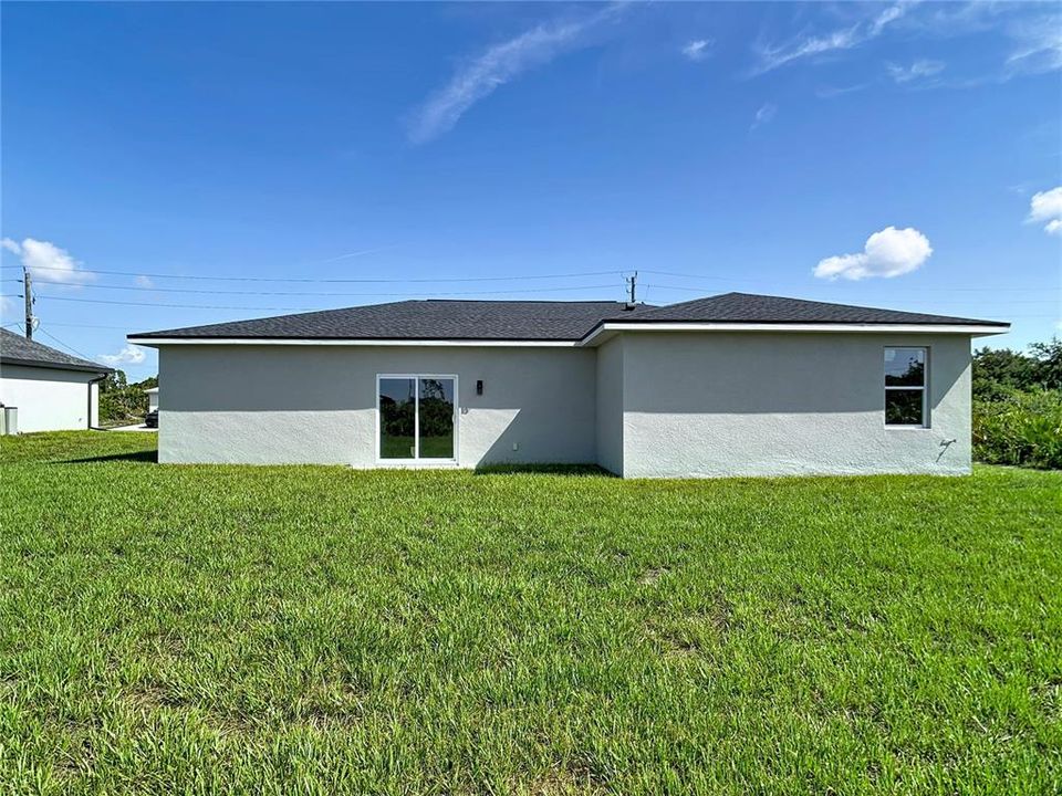 На продажу: $236,900 (4 спален, 2 ванн, 1636 Квадратных фут)