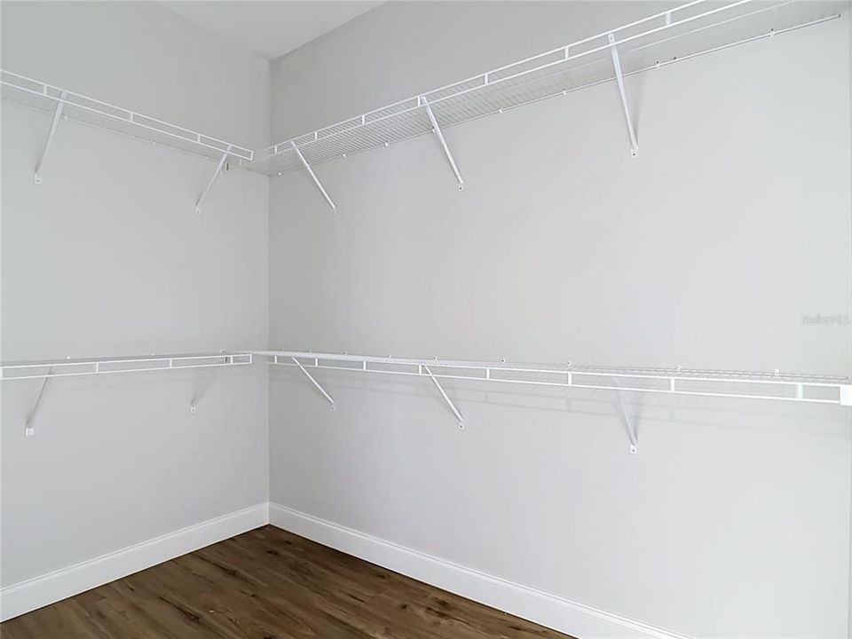 На продажу: $236,900 (4 спален, 2 ванн, 1636 Квадратных фут)