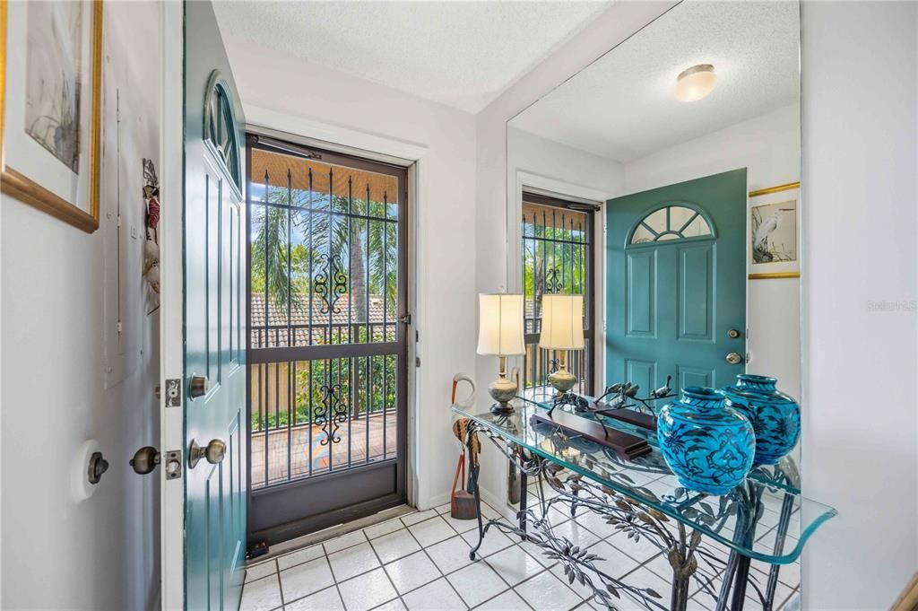 В аренду: $3,800 (2 спален, 2 ванн, 1232 Квадратных фут)