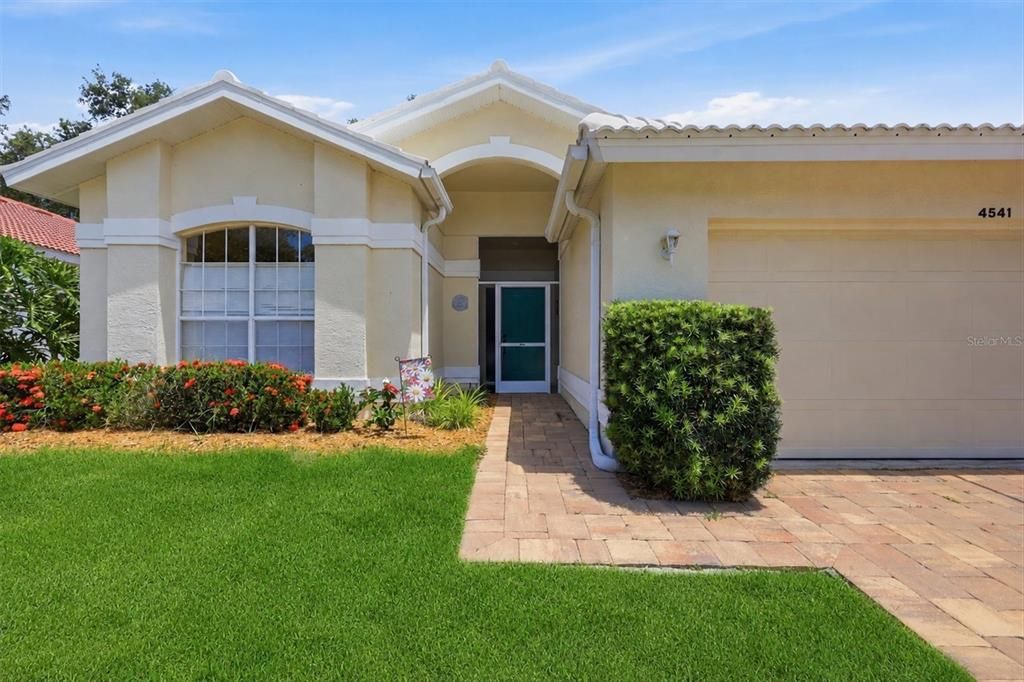 En Venta: $469,000 (3 camas, 2 baños, 1813 Pies cuadrados)