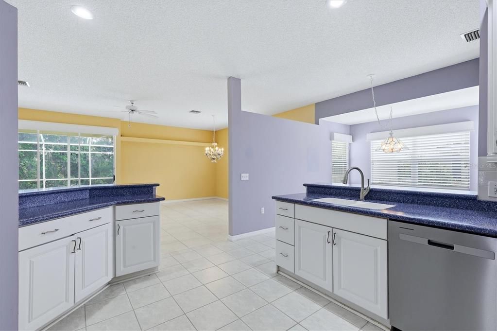 En Venta: $469,000 (3 camas, 2 baños, 1813 Pies cuadrados)