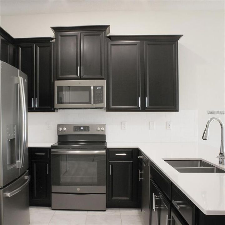 En Venta: $285,000 (2 camas, 2 baños, 1388 Pies cuadrados)
