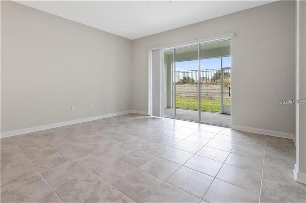 En Venta: $285,000 (2 camas, 2 baños, 1388 Pies cuadrados)