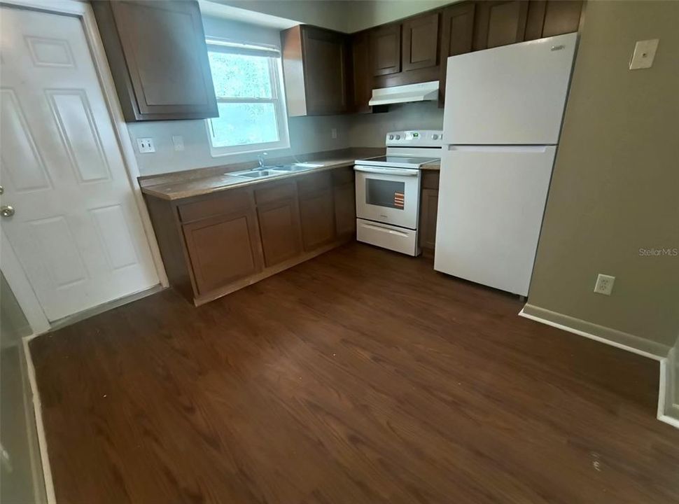 В аренду: $1,125 (2 спален, 1 ванн, 750 Квадратных фут)
