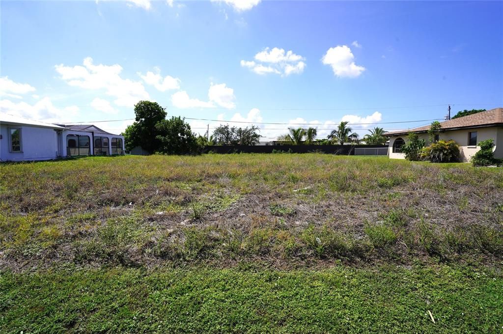 На продажу: $15,500 (0.23 acres)