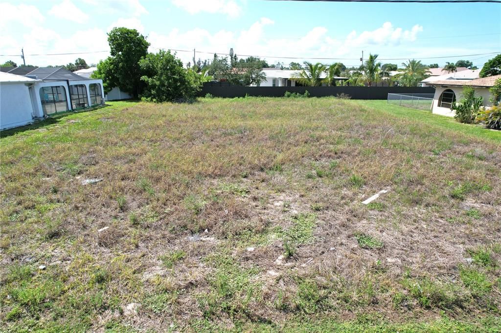 На продажу: $15,500 (0.23 acres)