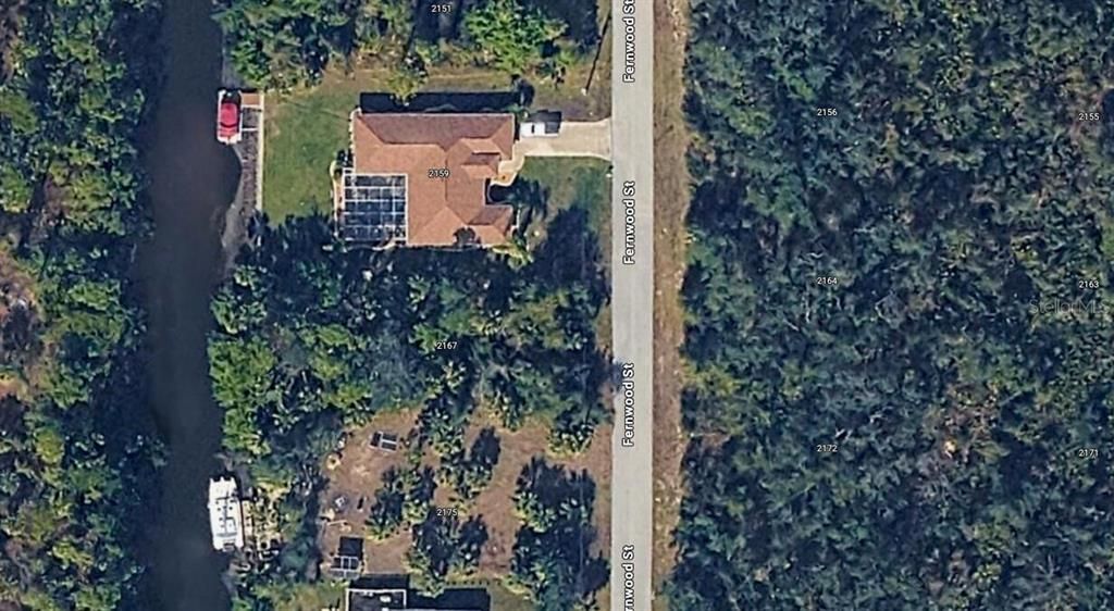 На продажу: $92,000 (0.27 acres)