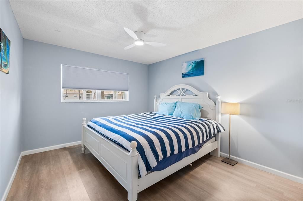 For Sale: $135,000 (2 beds, 1 baths, 925 Square Feet)