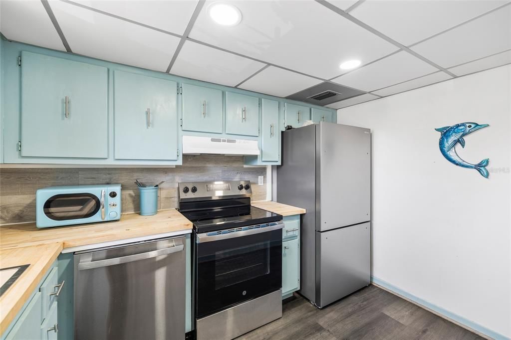 For Sale: $135,000 (2 beds, 1 baths, 925 Square Feet)