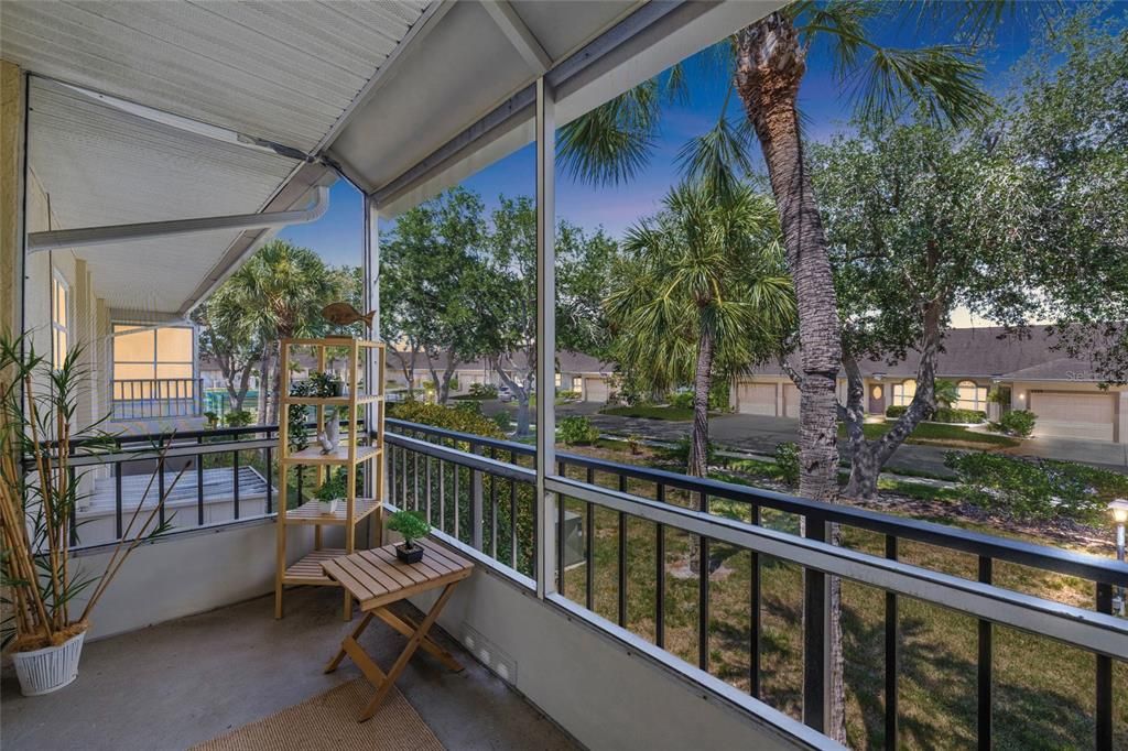 For Sale: $135,000 (2 beds, 1 baths, 925 Square Feet)