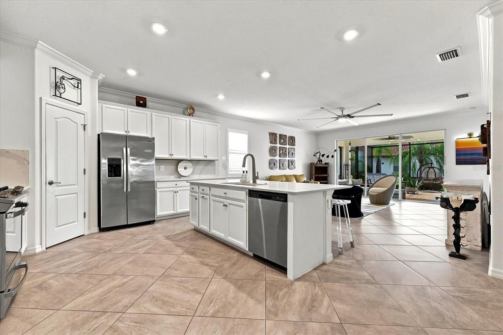 For Rent: $3,500 (2 beds, 2 baths, 1965 Square Feet)