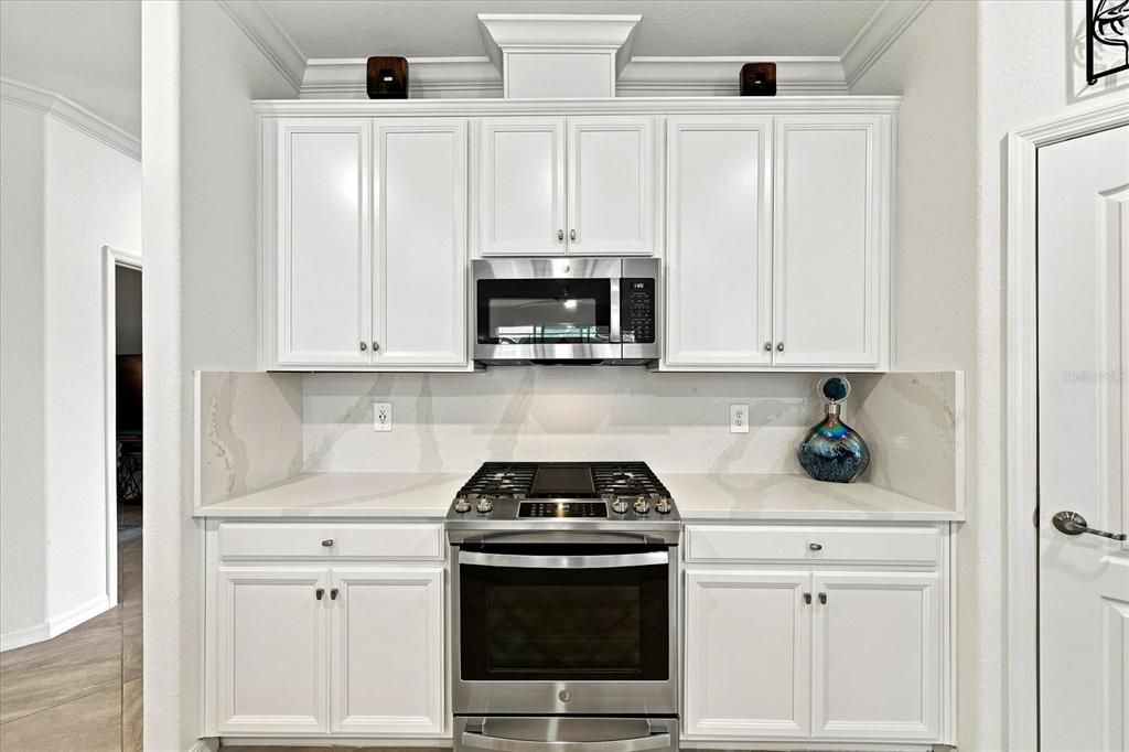 For Rent: $3,500 (2 beds, 2 baths, 1965 Square Feet)