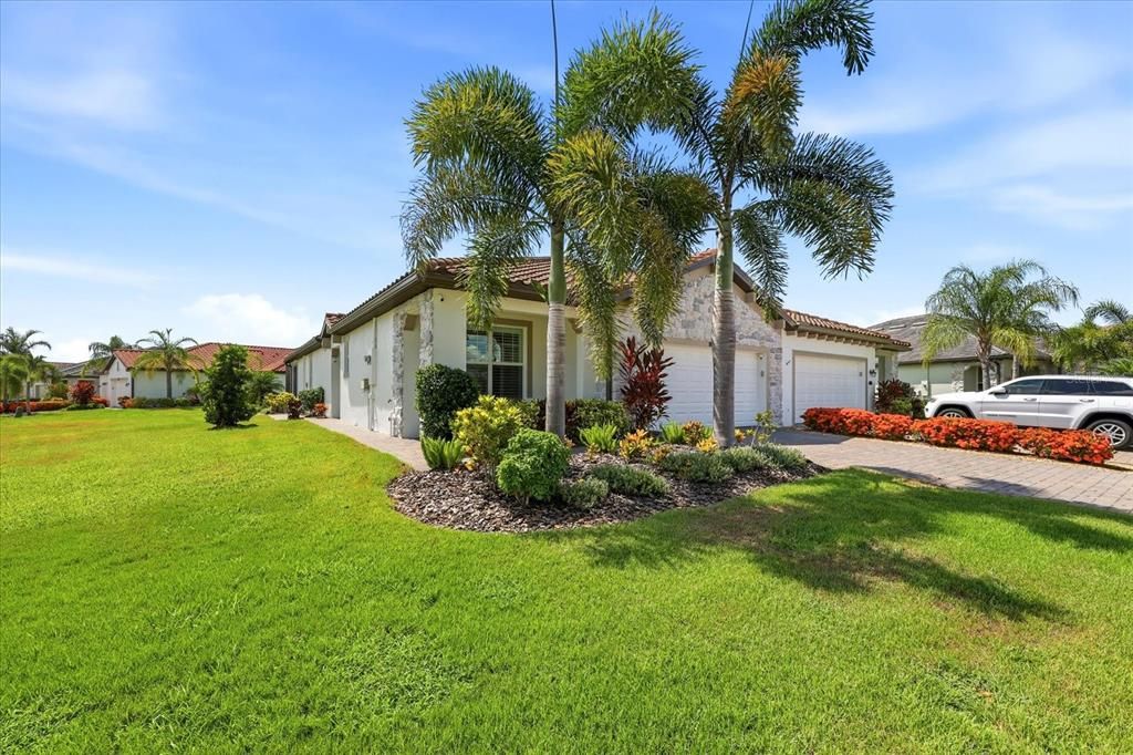 For Rent: $3,500 (2 beds, 2 baths, 1965 Square Feet)