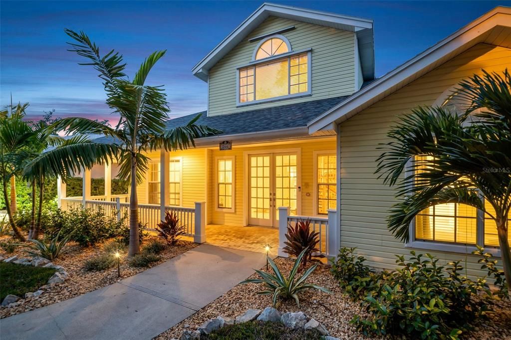 For Sale: $925,000 (3 beds, 3 baths, 2648 Square Feet)