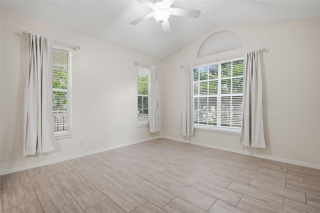 For Sale: $925,000 (3 beds, 3 baths, 2648 Square Feet)