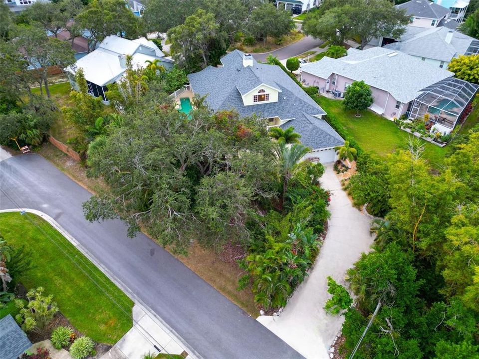 For Sale: $925,000 (3 beds, 3 baths, 2648 Square Feet)