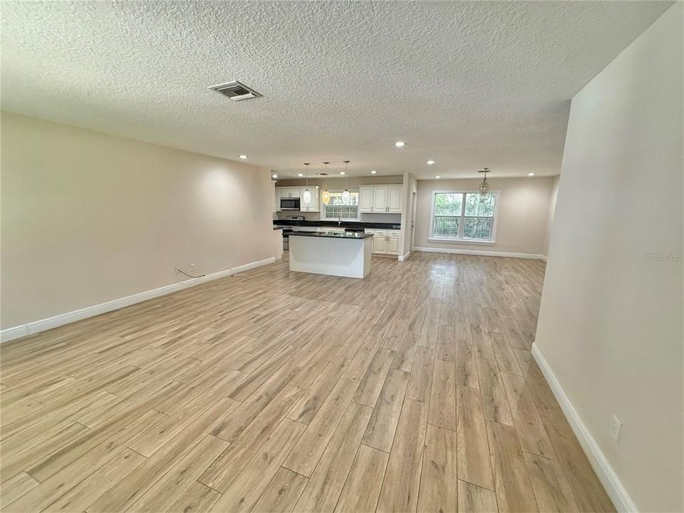 В аренду: $2,200 (3 спален, 2 ванн, 1527 Квадратных фут)