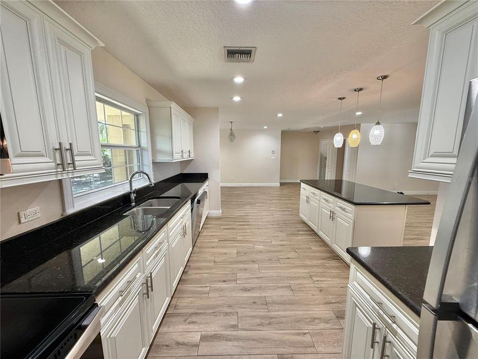 В аренду: $2,200 (3 спален, 2 ванн, 1527 Квадратных фут)