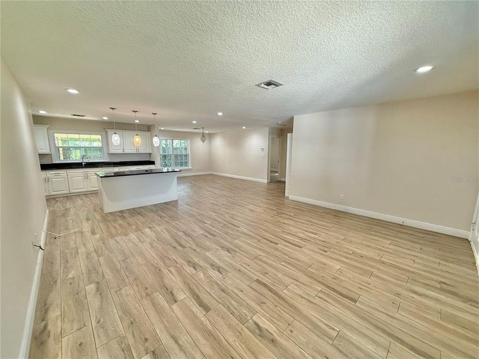 В аренду: $2,200 (3 спален, 2 ванн, 1527 Квадратных фут)