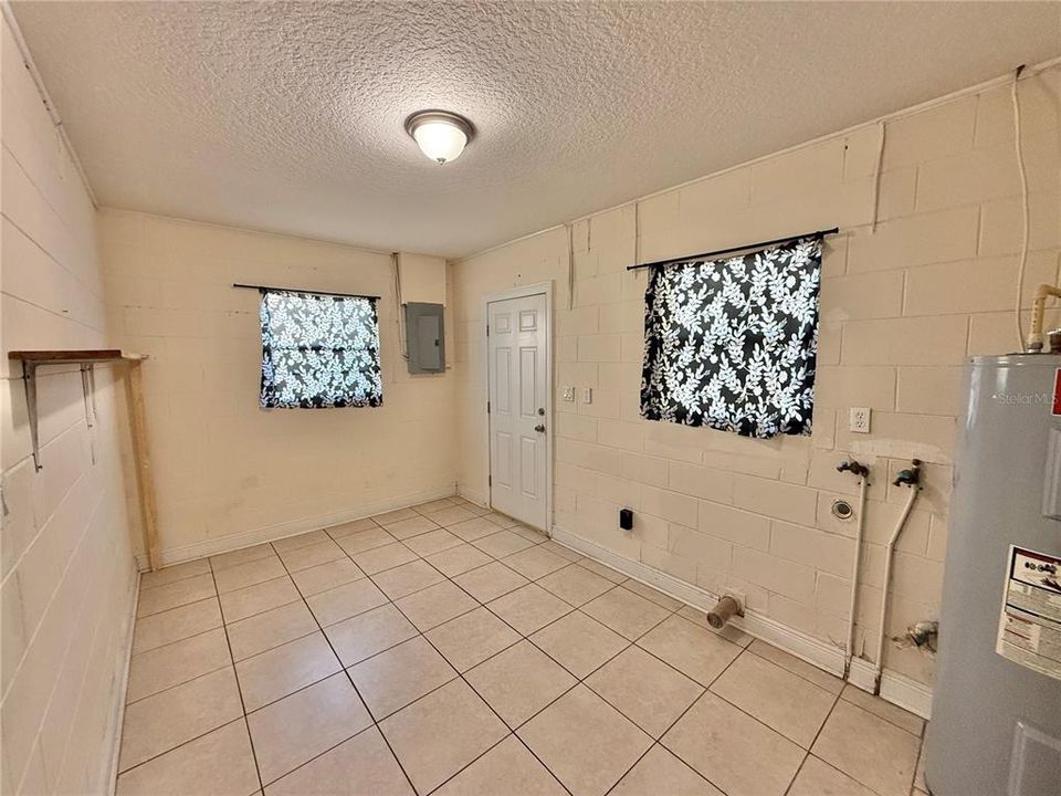 В аренду: $2,200 (3 спален, 2 ванн, 1527 Квадратных фут)