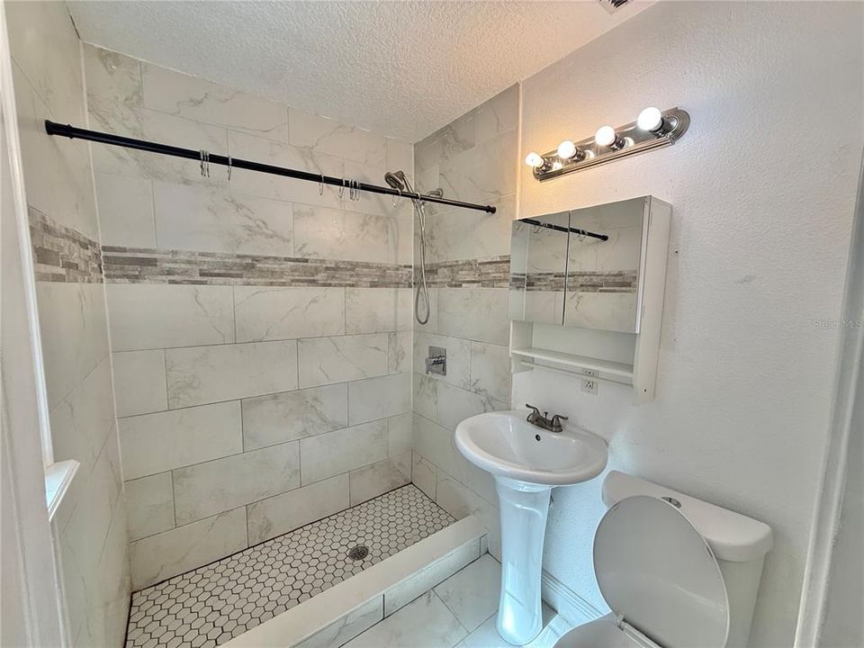 В аренду: $2,200 (3 спален, 2 ванн, 1527 Квадратных фут)