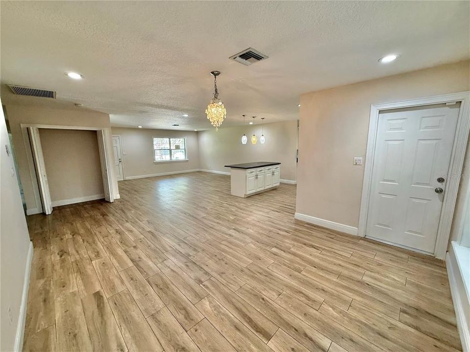 В аренду: $2,200 (3 спален, 2 ванн, 1527 Квадратных фут)