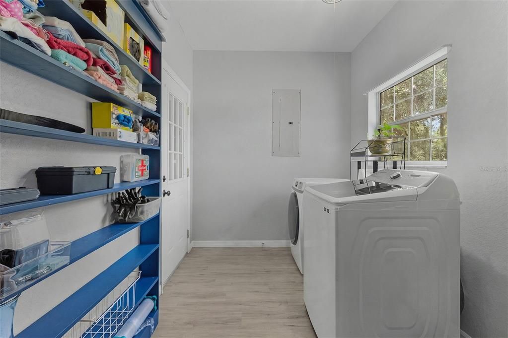 На продажу: $599,999 (3 спален, 2 ванн, 1360 Квадратных фут)