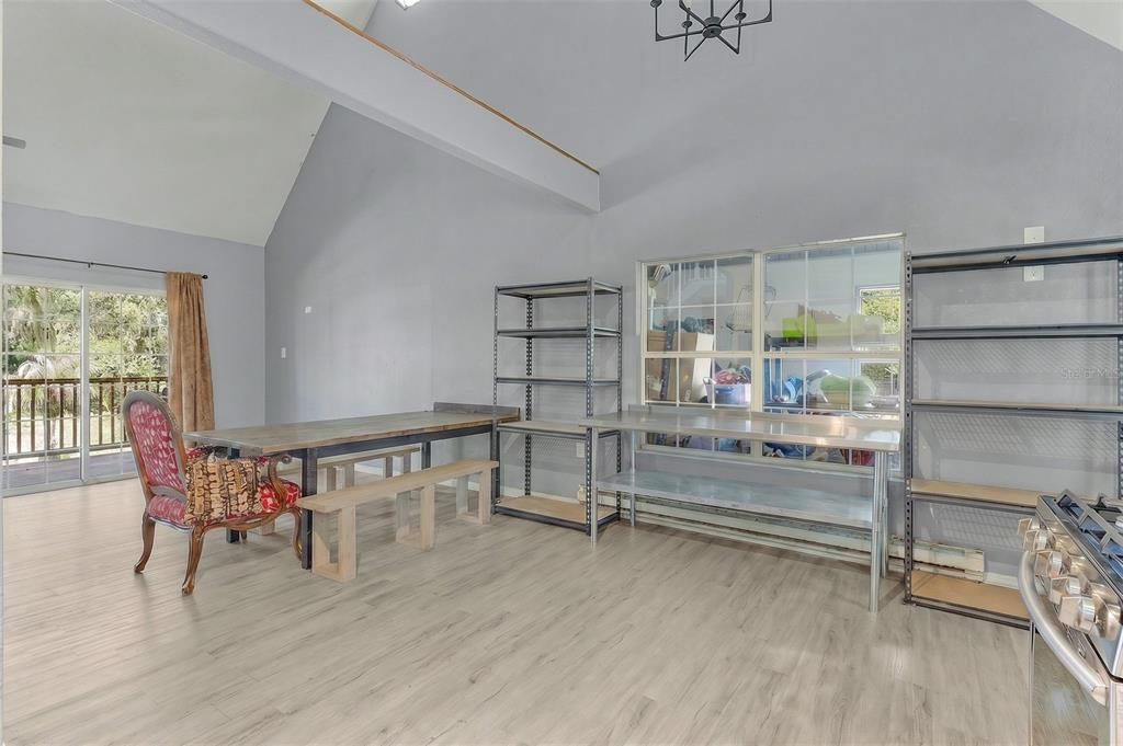 На продажу: $599,999 (3 спален, 2 ванн, 1360 Квадратных фут)