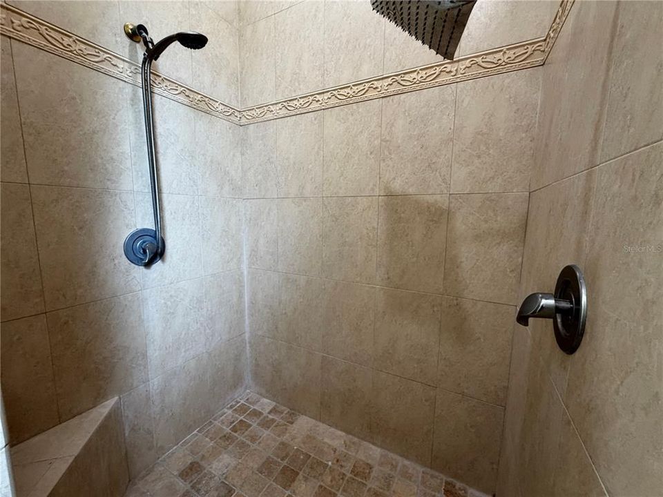 For Sale: $1,600,000 (5 beds, 3 baths, 3596 Square Feet)