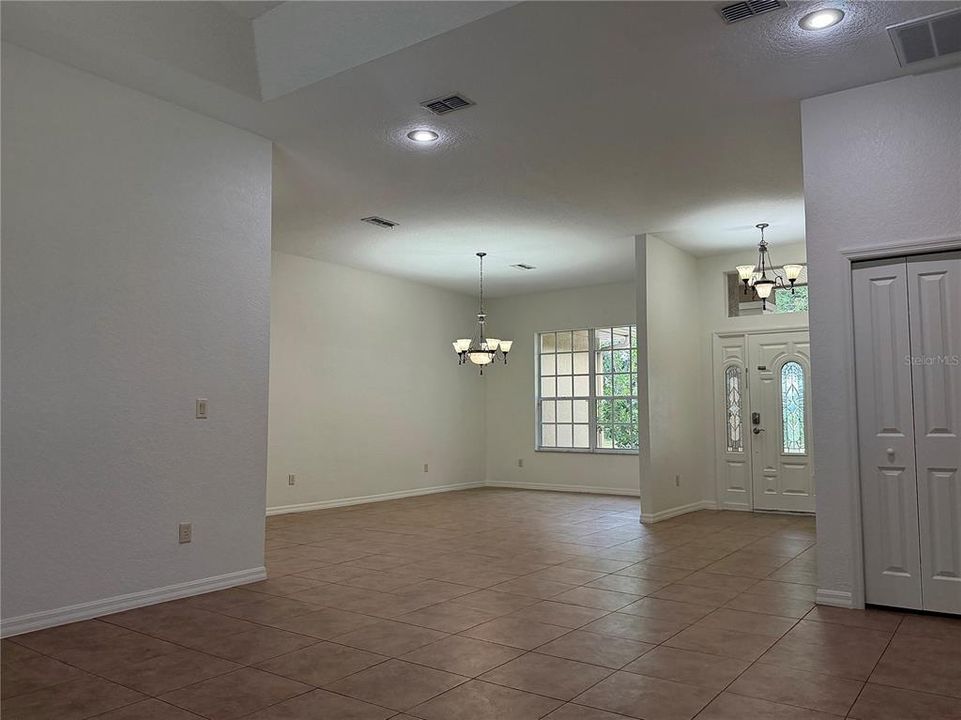For Sale: $1,600,000 (5 beds, 3 baths, 3596 Square Feet)