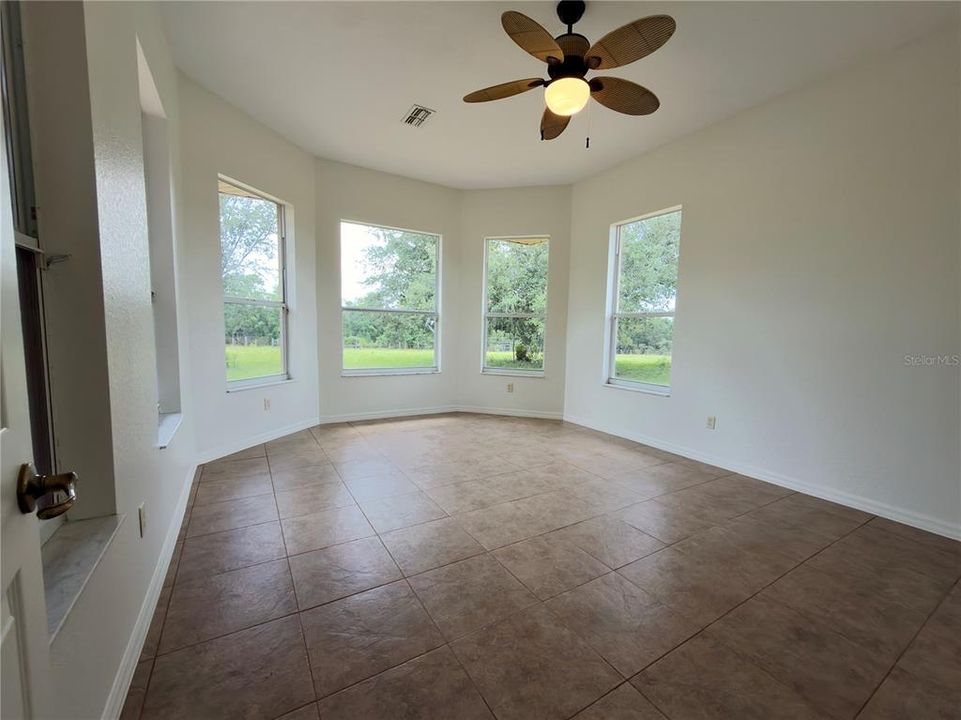 For Sale: $1,600,000 (5 beds, 3 baths, 3596 Square Feet)