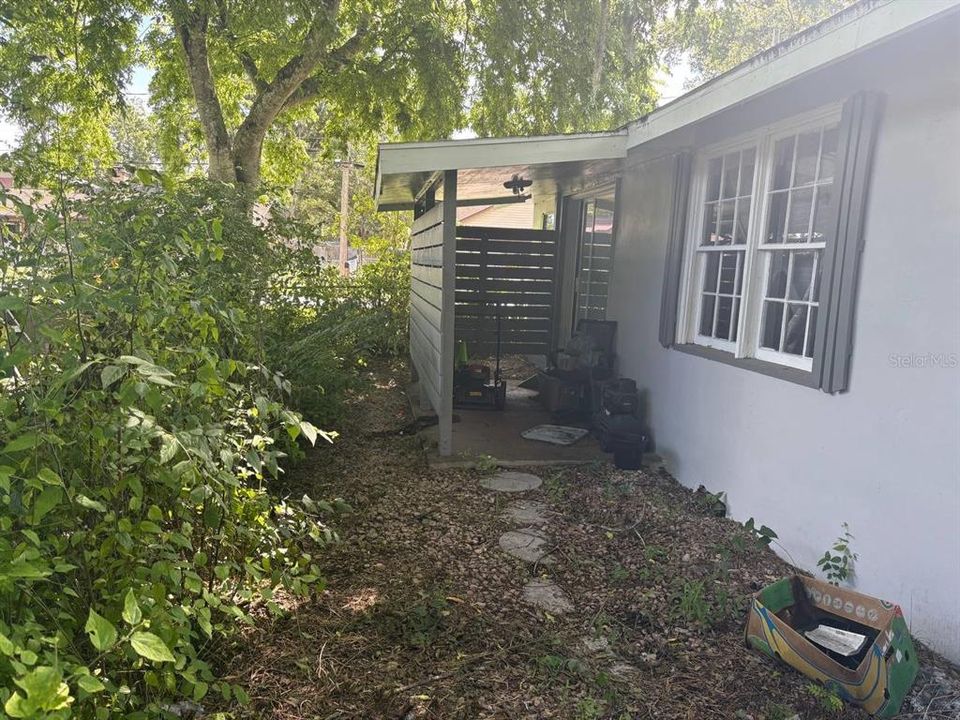 На продажу: $131,000 (2 спален, 1 ванн, 496 Квадратных фут)