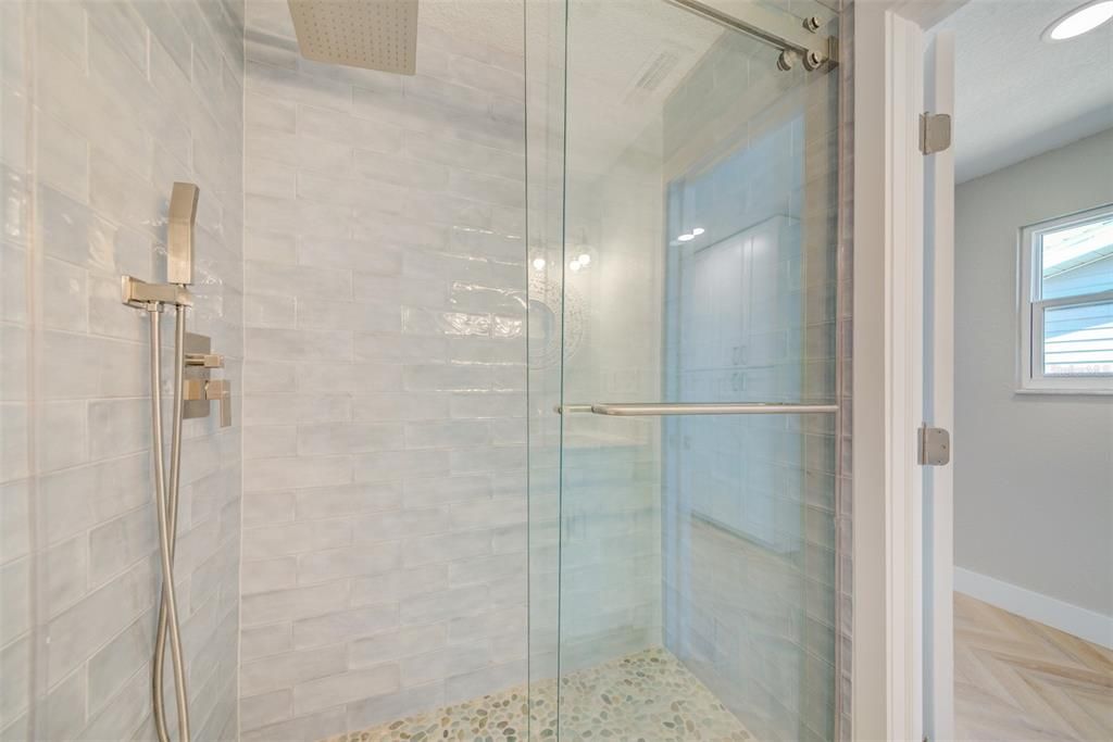 En Venta: $349,000 (2 camas, 2 baños, 875 Pies cuadrados)