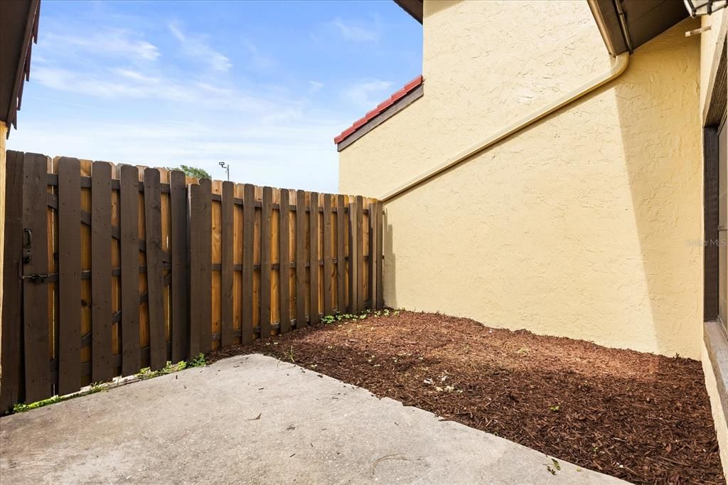 В аренду: $1,450 (2 спален, 2 ванн, 1038 Квадратных фут)