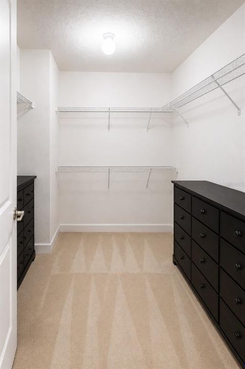 En Venta: $1,150,000 (5 camas, 4 baños, 3292 Pies cuadrados)