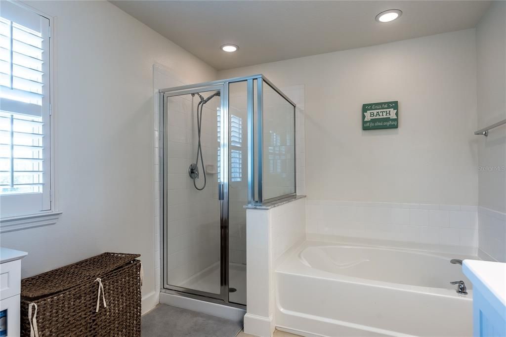 En Venta: $1,150,000 (5 camas, 4 baños, 3292 Pies cuadrados)