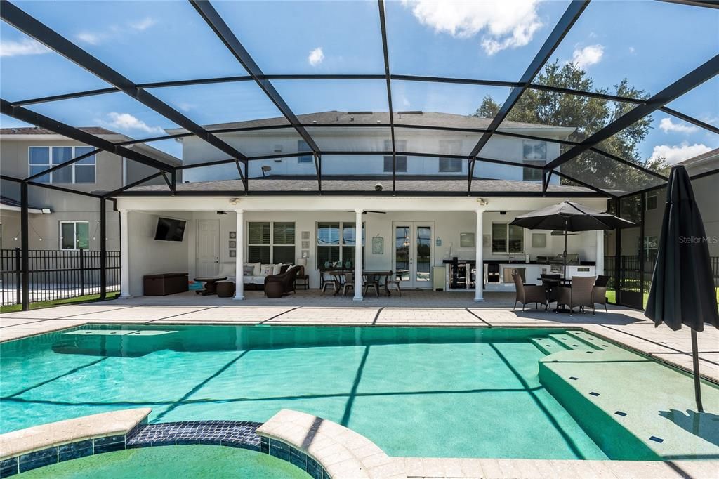 En Venta: $1,150,000 (5 camas, 4 baños, 3292 Pies cuadrados)