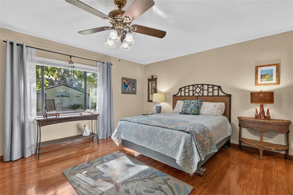 Activo con contrato: $295,000 (3 camas, 2 baños, 1710 Pies cuadrados)