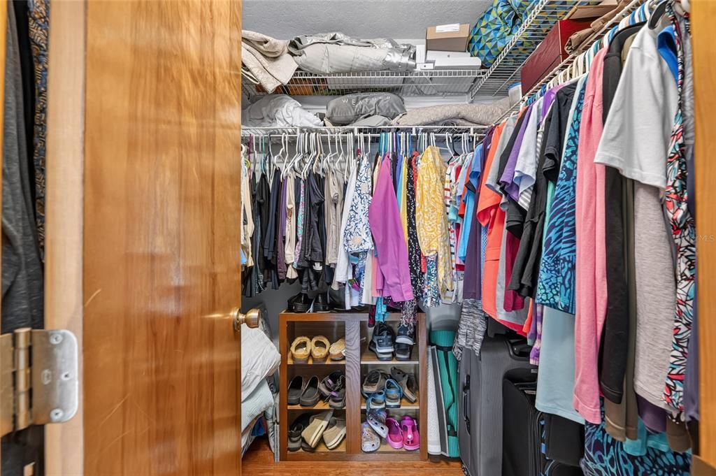 Activo con contrato: $295,000 (3 camas, 2 baños, 1710 Pies cuadrados)