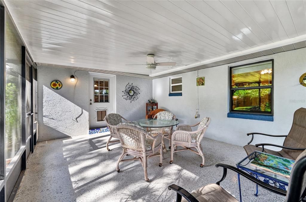 Activo con contrato: $295,000 (3 camas, 2 baños, 1710 Pies cuadrados)