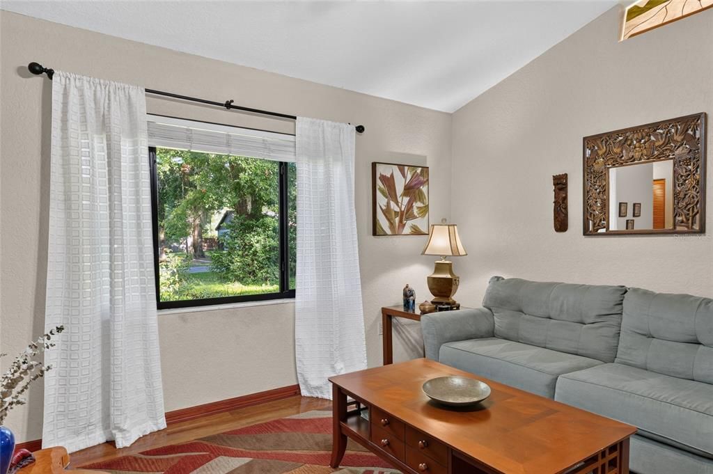 Activo con contrato: $295,000 (3 camas, 2 baños, 1710 Pies cuadrados)