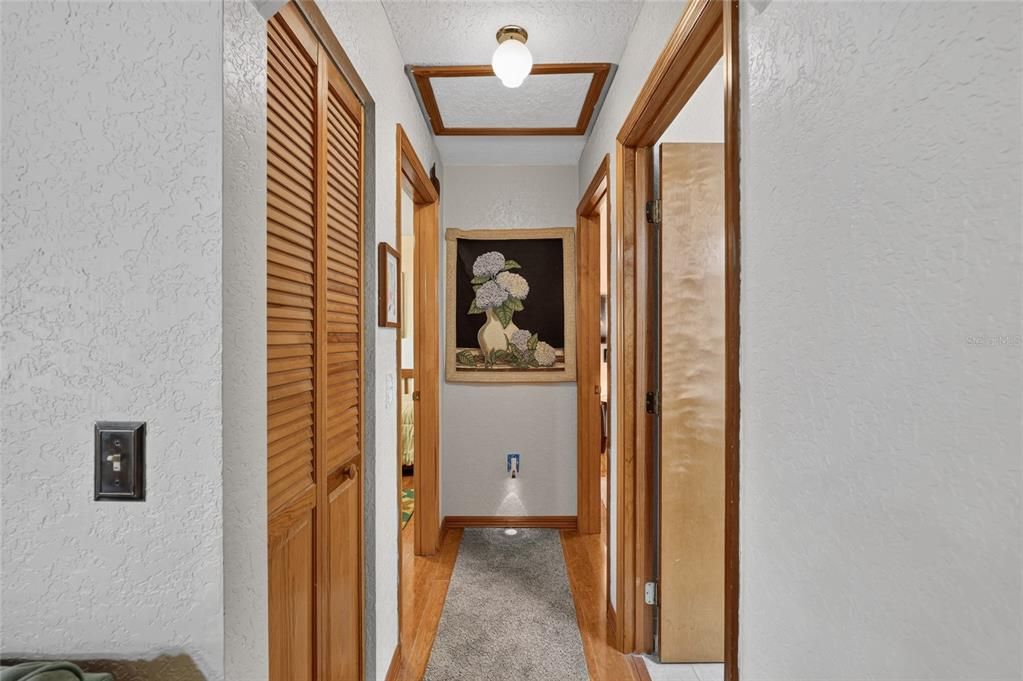 Activo con contrato: $295,000 (3 camas, 2 baños, 1710 Pies cuadrados)