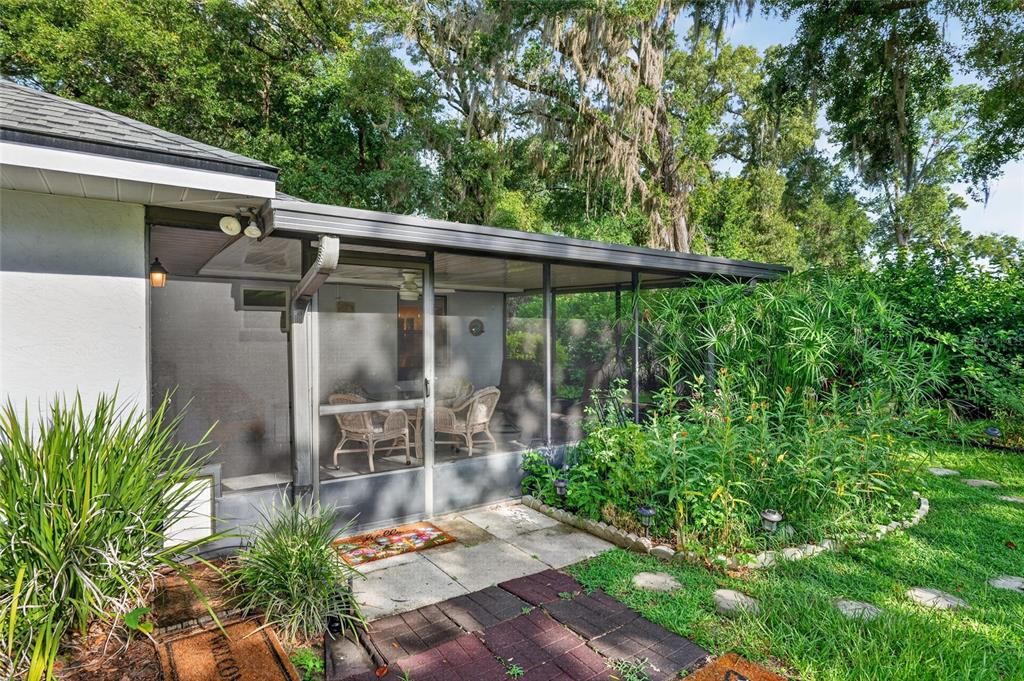 Activo con contrato: $295,000 (3 camas, 2 baños, 1710 Pies cuadrados)