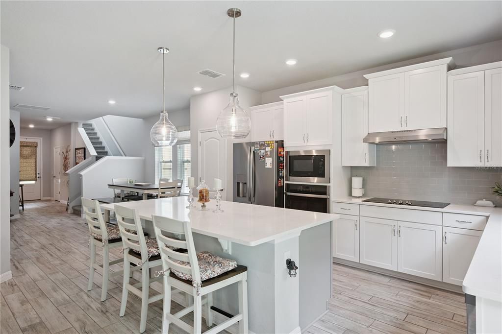 For Sale: $499,000 (5 beds, 3 baths, 2349 Square Feet)