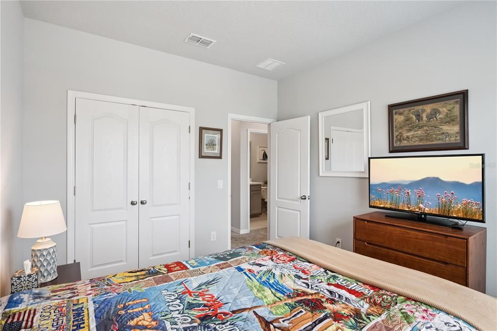 For Sale: $499,000 (5 beds, 3 baths, 2349 Square Feet)